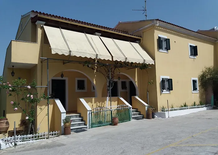 Athineos Appartement *