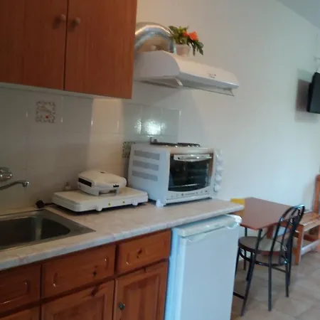 Athineos Kommeno (Corfu)