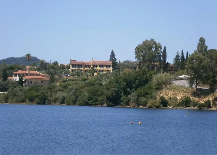 Athineos 公寓