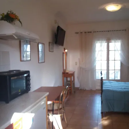 Athineos Kommeno (Corfu)