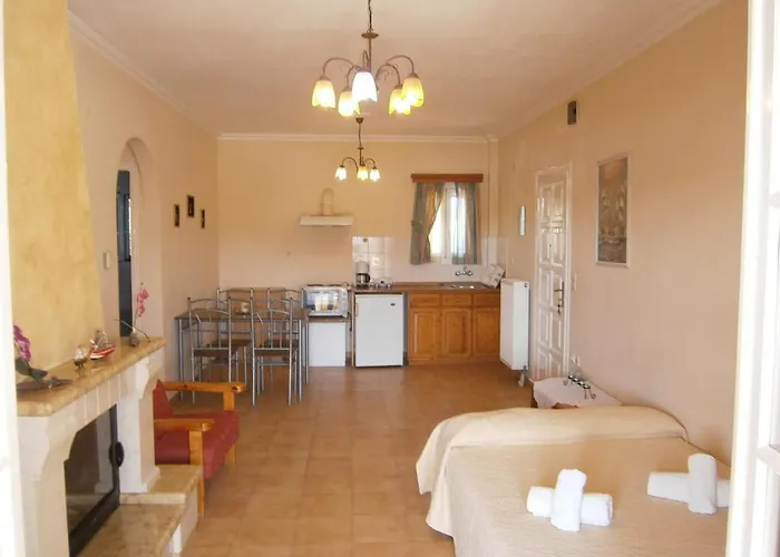 Athineos Apartament *