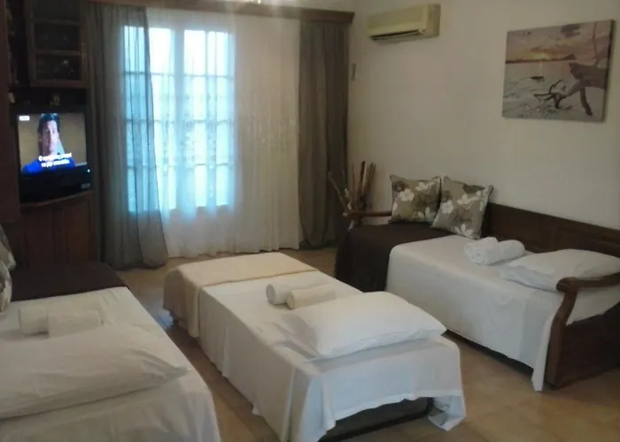 Athineos Apartament *