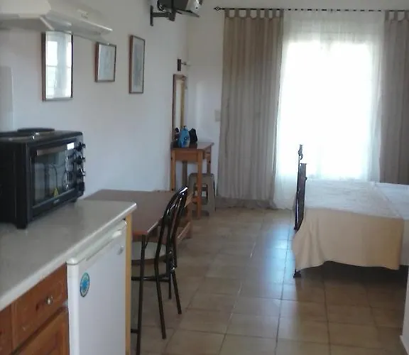 Athineos Apartament *