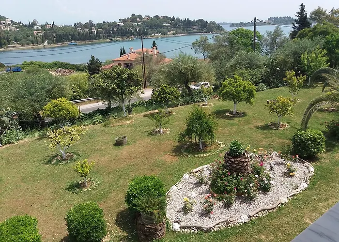 Athineos Kommeno (Corfu)
