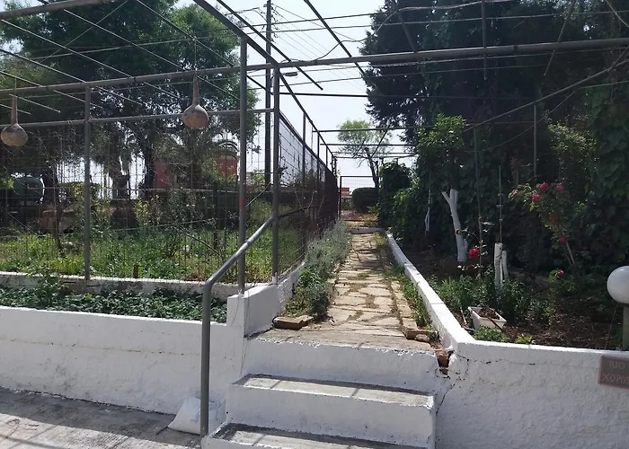 Athineos Apartament *