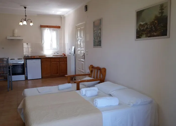 Athineos Apartament *